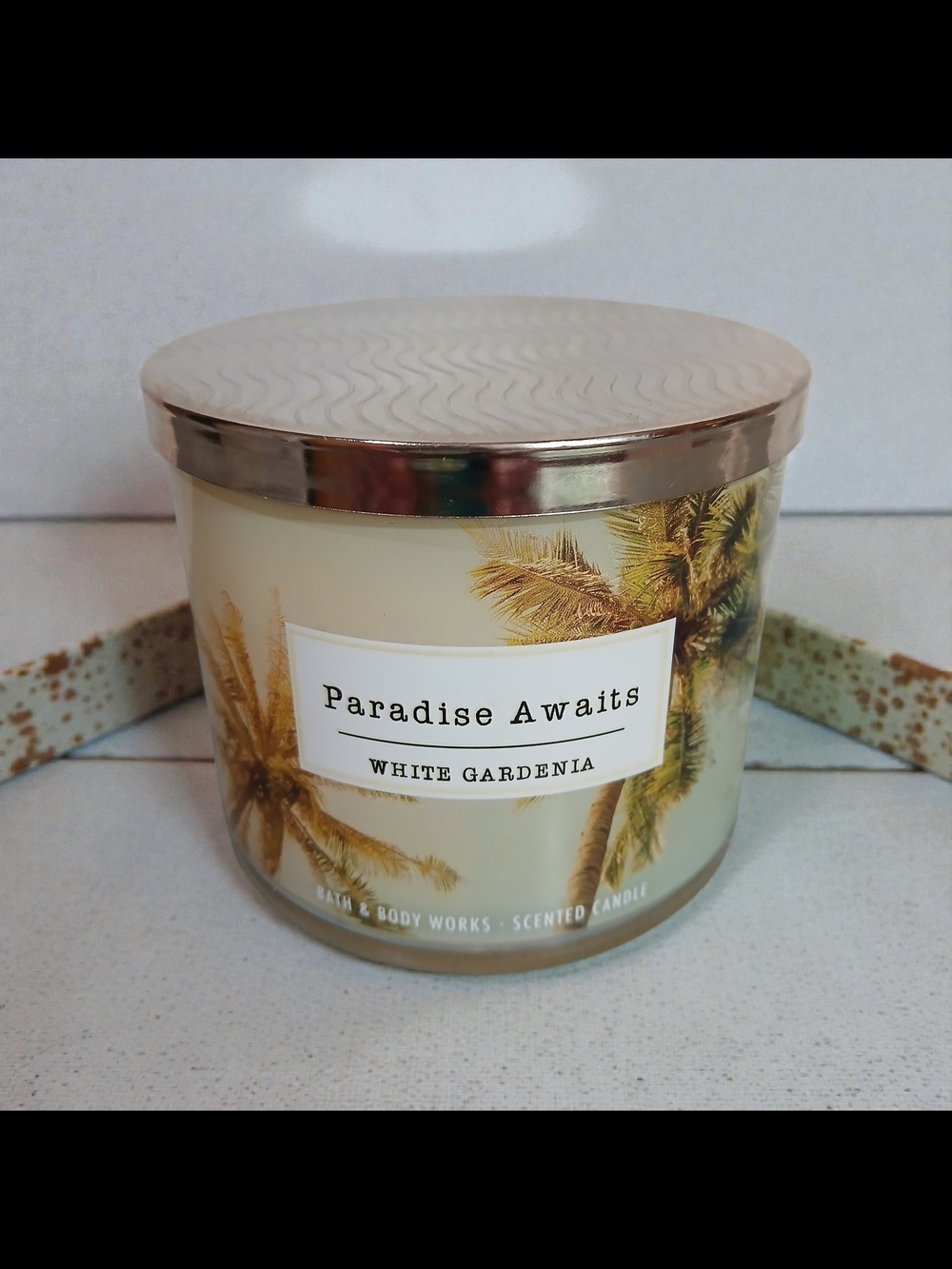 Bath & Body Works Paradise Awaits White Gardenia Candle - Cream & Gold